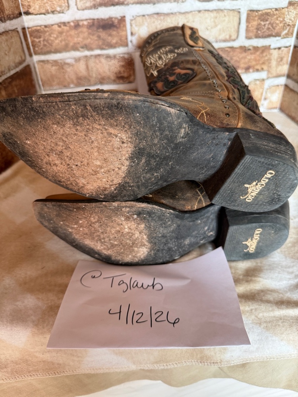 Old Gringo Brown kicks on route 66 - Picture 12 of 13